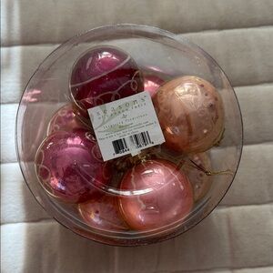 Pink and White Ornament Set of 8 New!  ✨